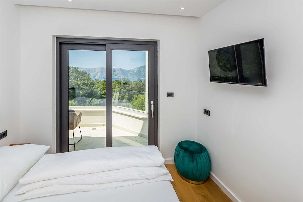 Villa Verena With Heated Pool