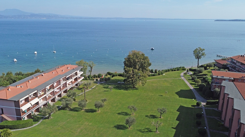 Specchio sul Lago in Manerba del Garda