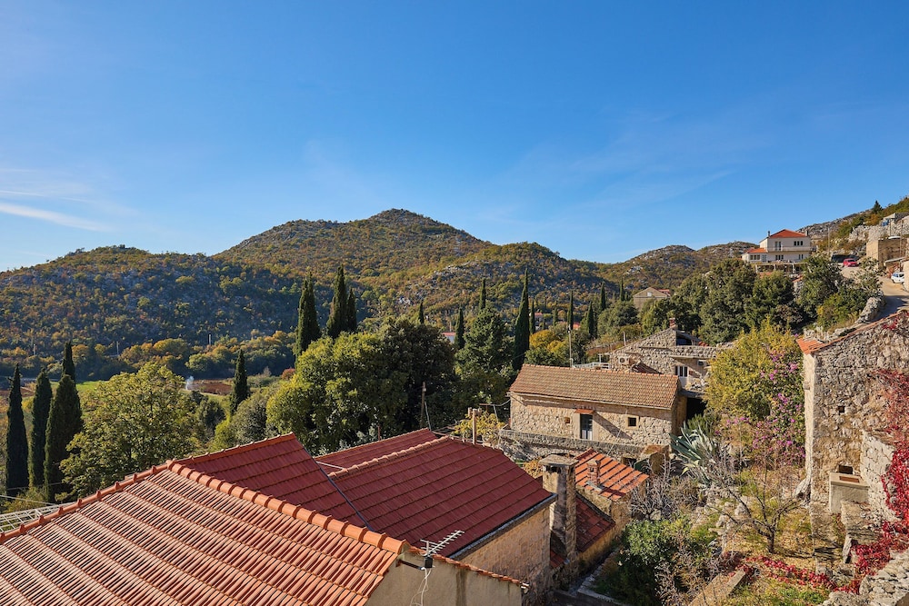 Hedera Estate, Villa Hedera XVI