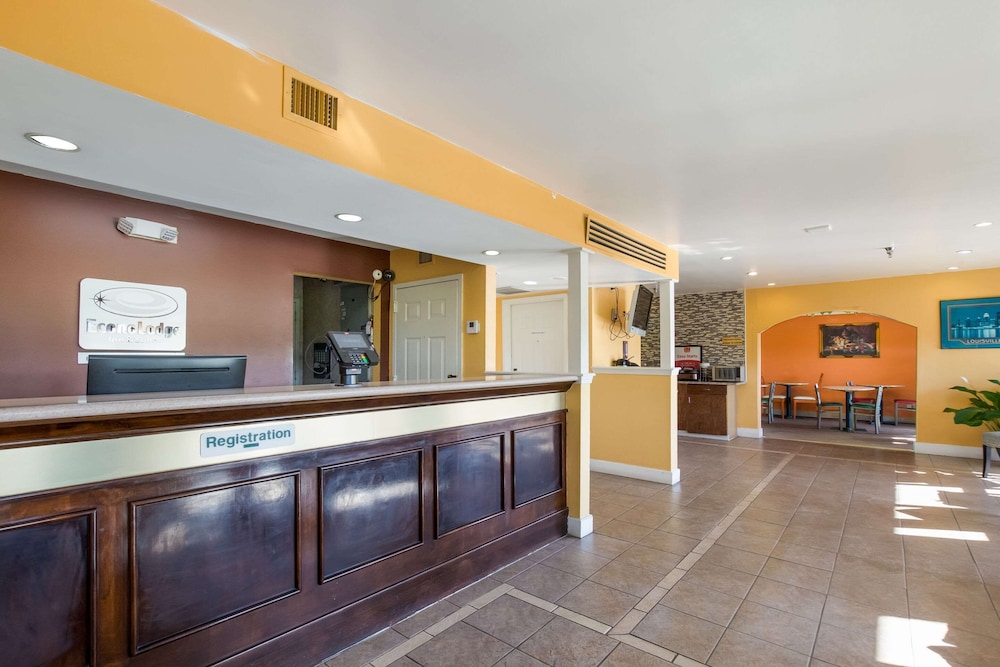 Econo Lodge Inn & Suites Brooks - Louisville South view 3