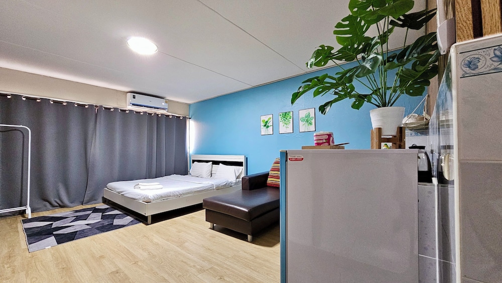 IMPACT Muang Thong Thani,daily rental room, Muang Thong Popular Condo C5