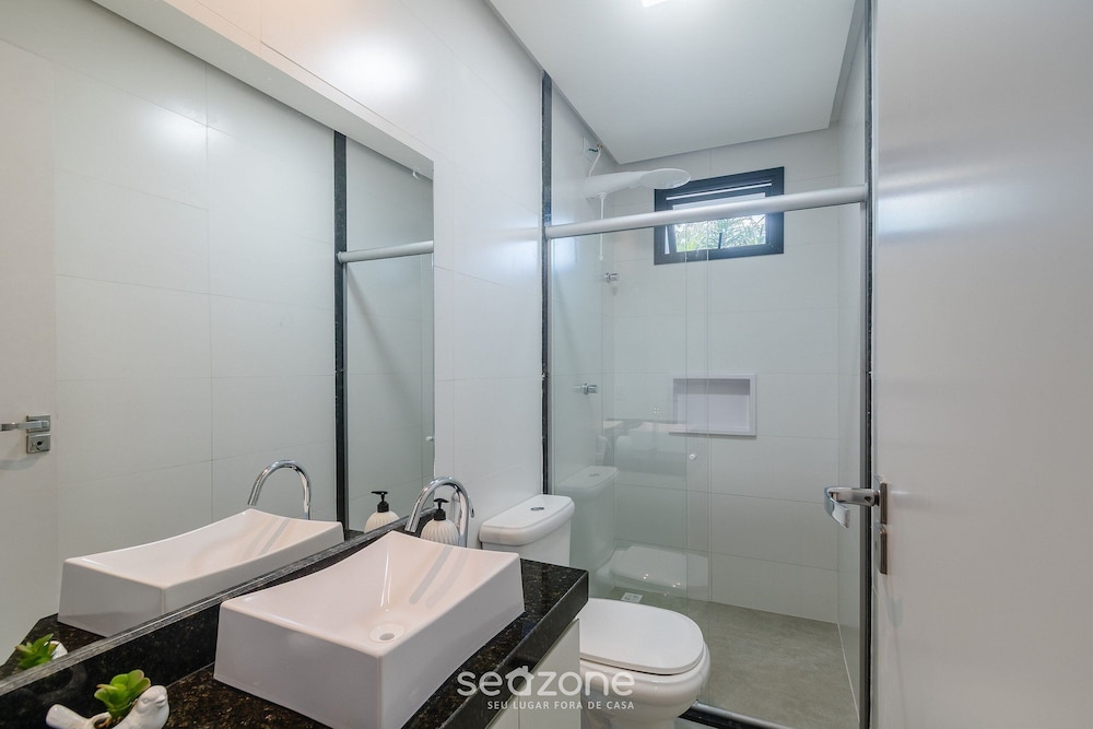 Apartments With Swimming Pool 700m From Taperapuan Beach Nvm0009