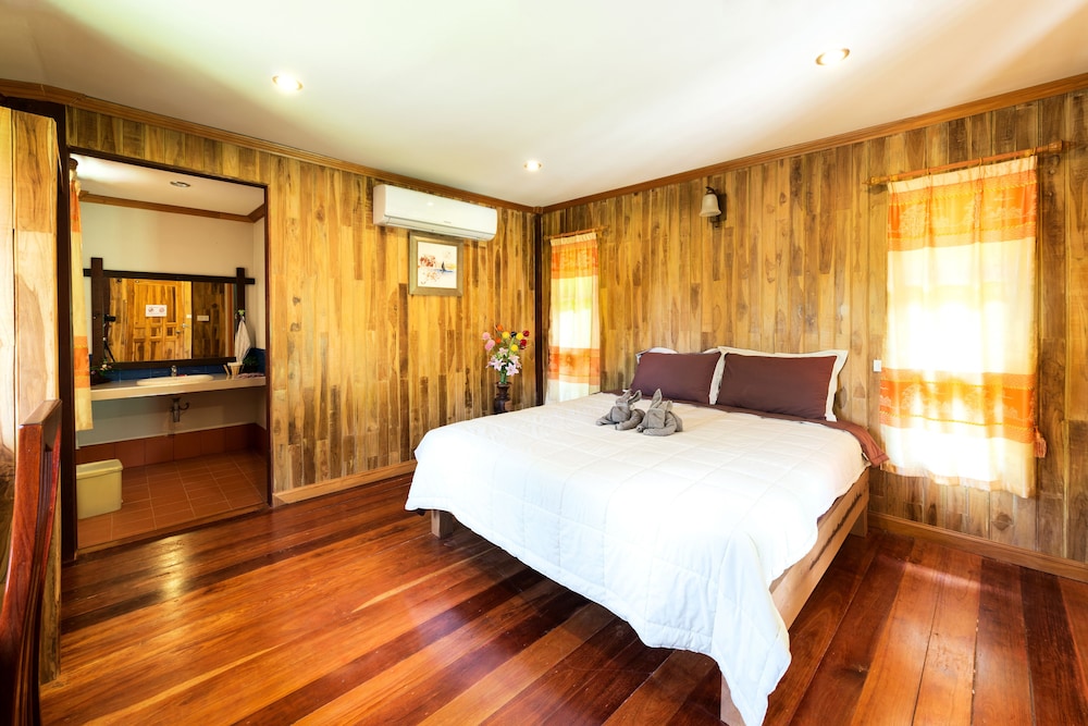 Ban Chom Samed Resort