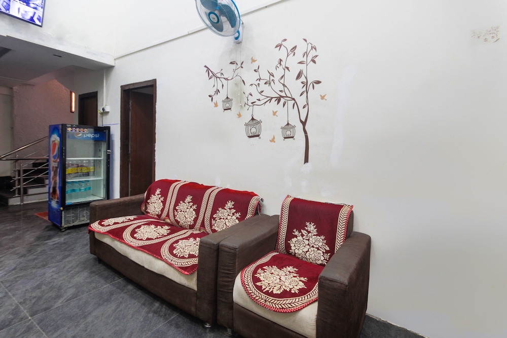 Lobby & Reception