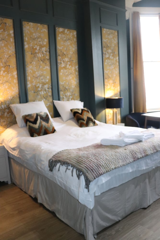 Rooms on The Prom