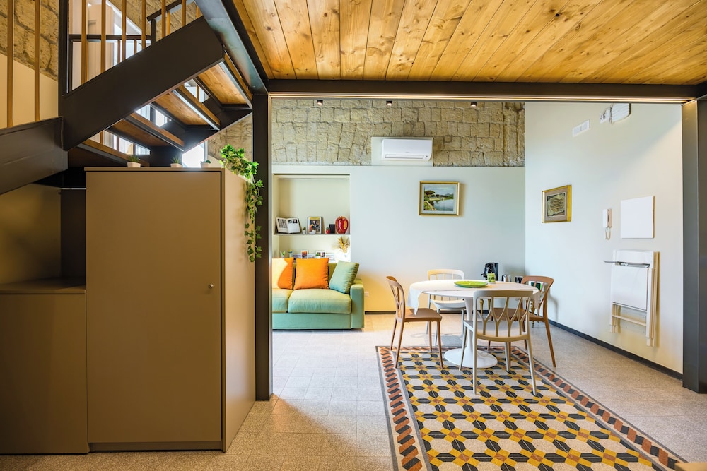 La Pinacoteca Aparthotel by NapoliApartments