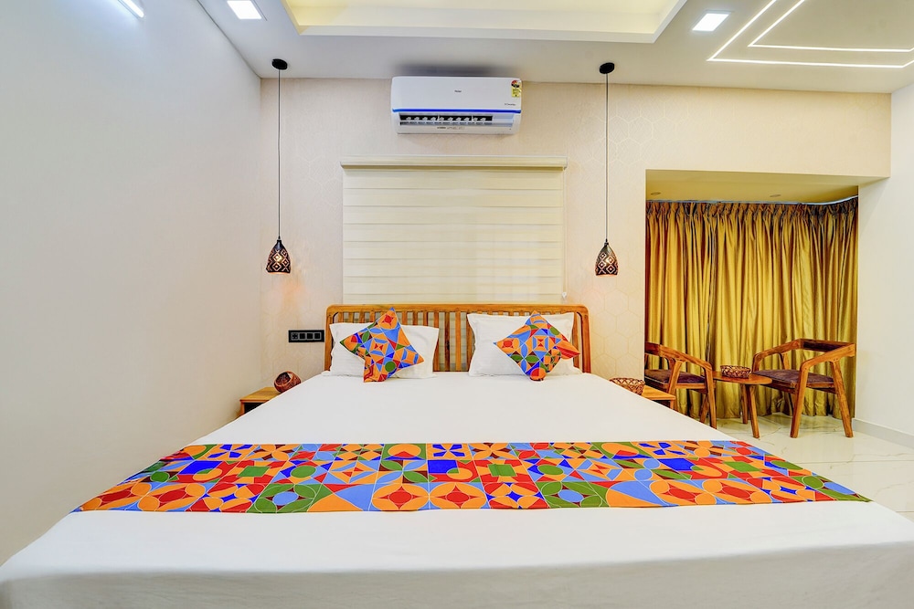Fabhotel Elroi Suites