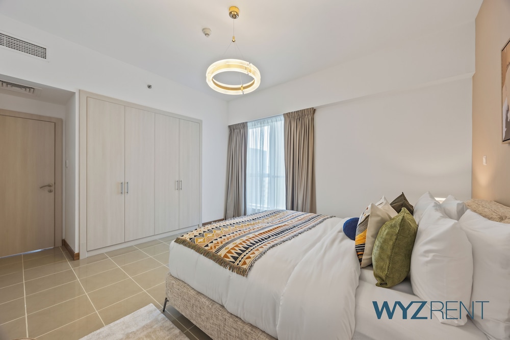 Aegean Charm 2BR Sulafa Tower Marina