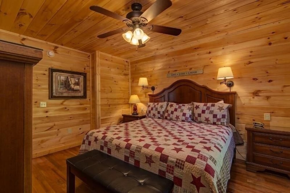 Grand View Lodge - 10 Bedrooms, 10 Baths, Sleeps 44 Home by RedAwning view 2