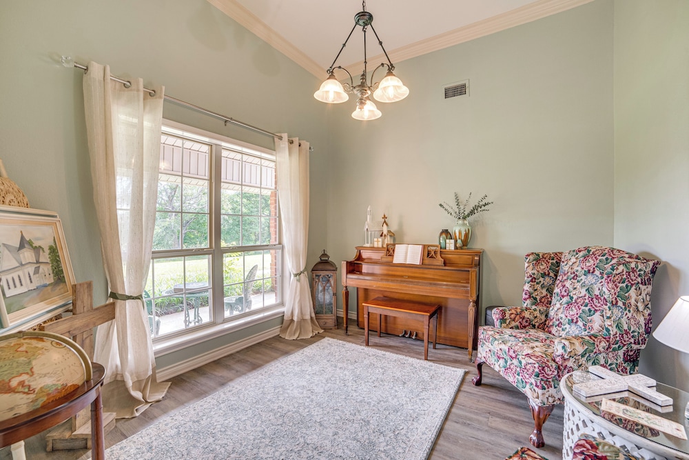 Tranquil Family Retreat: 4 Mi to Dtwn Winnsboro!