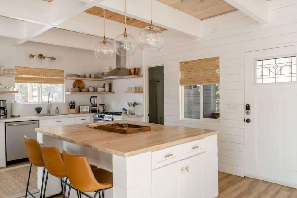 Oak and Luna by Avantstay Beautiful Big Bear Home w Hot Tub Home Theatre Ping Pong
