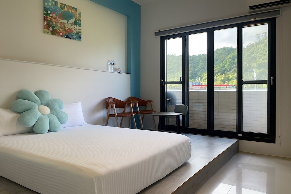 Blue Sea and Sunny B&B