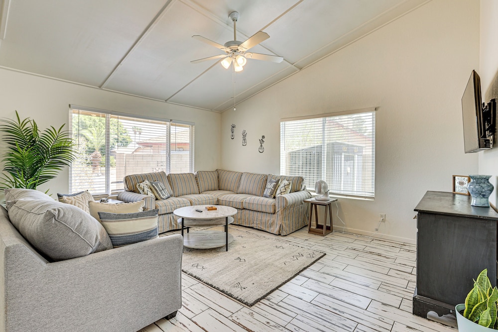 Welcoming Retreat w/ Pool & Patio in Peoria!