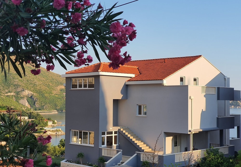 Arba Seaview Residences