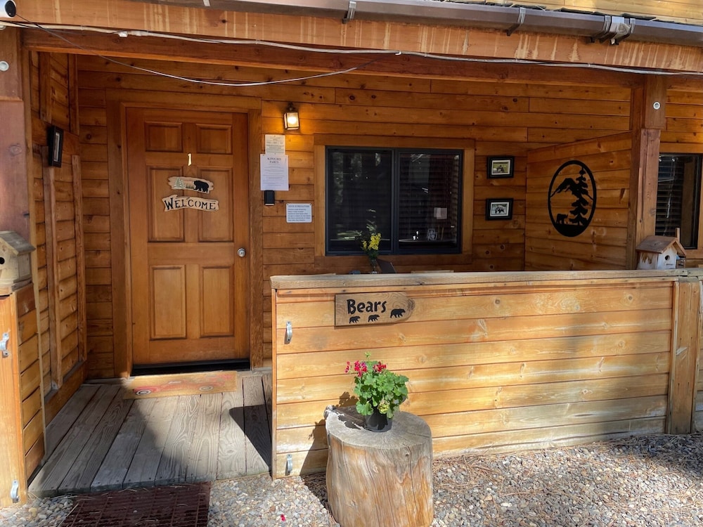 Holly's Place