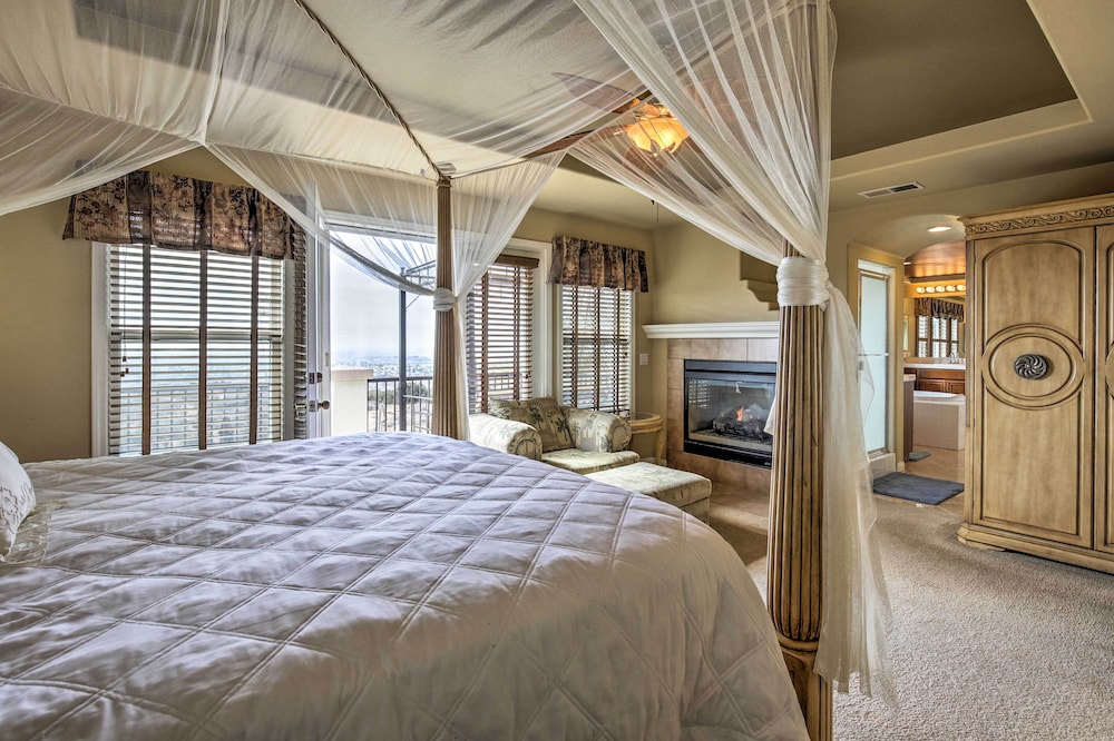 Luxe San Diego Getaway w/ Pool & Ocean Views