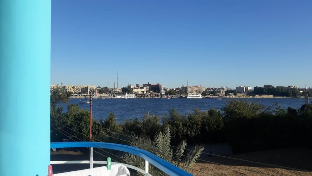 Hofni Palace Nile Niew