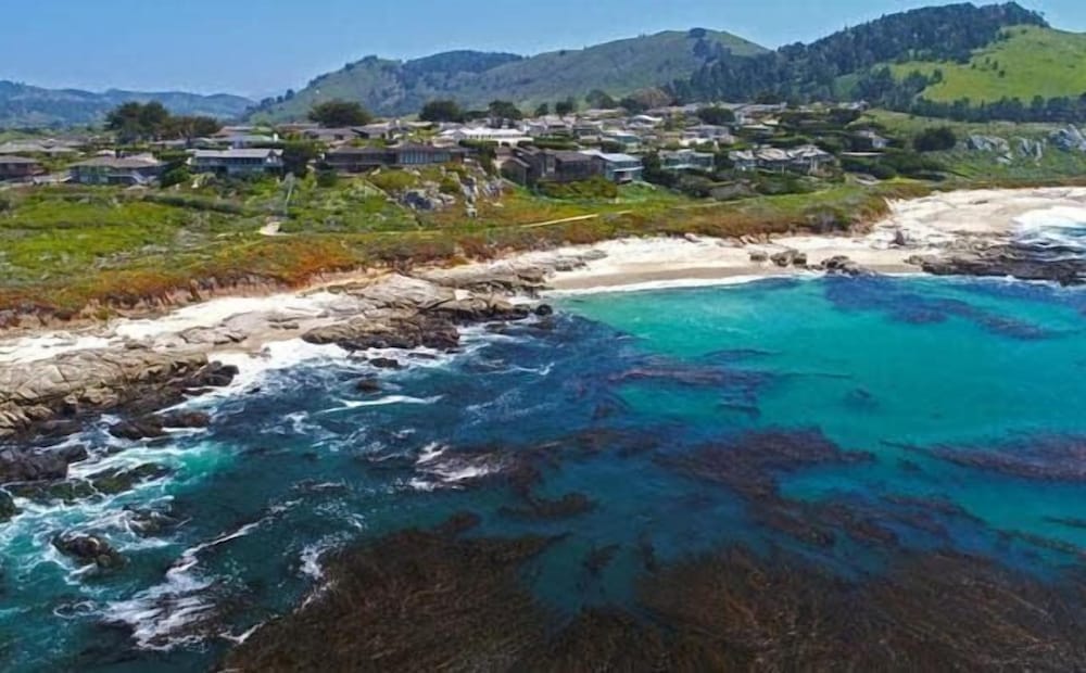 Monterey Vacations - Lx5: Ocean Front Villa - Property Image 3