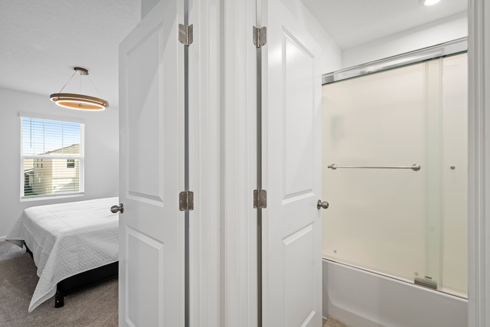 Light Welcoming Fun Resort Home Sleeps 20