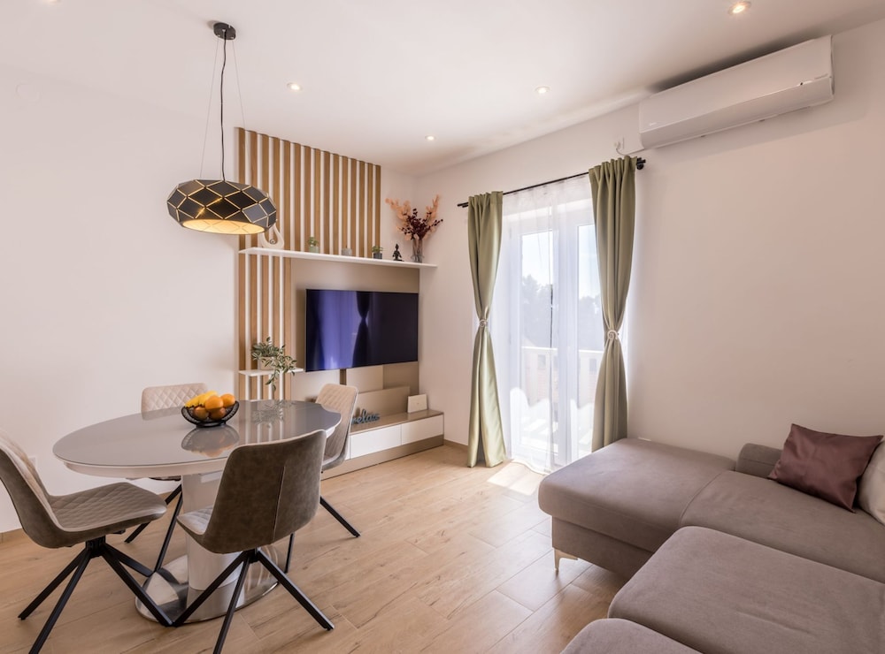 Adriatic Island Sea View Apartments
