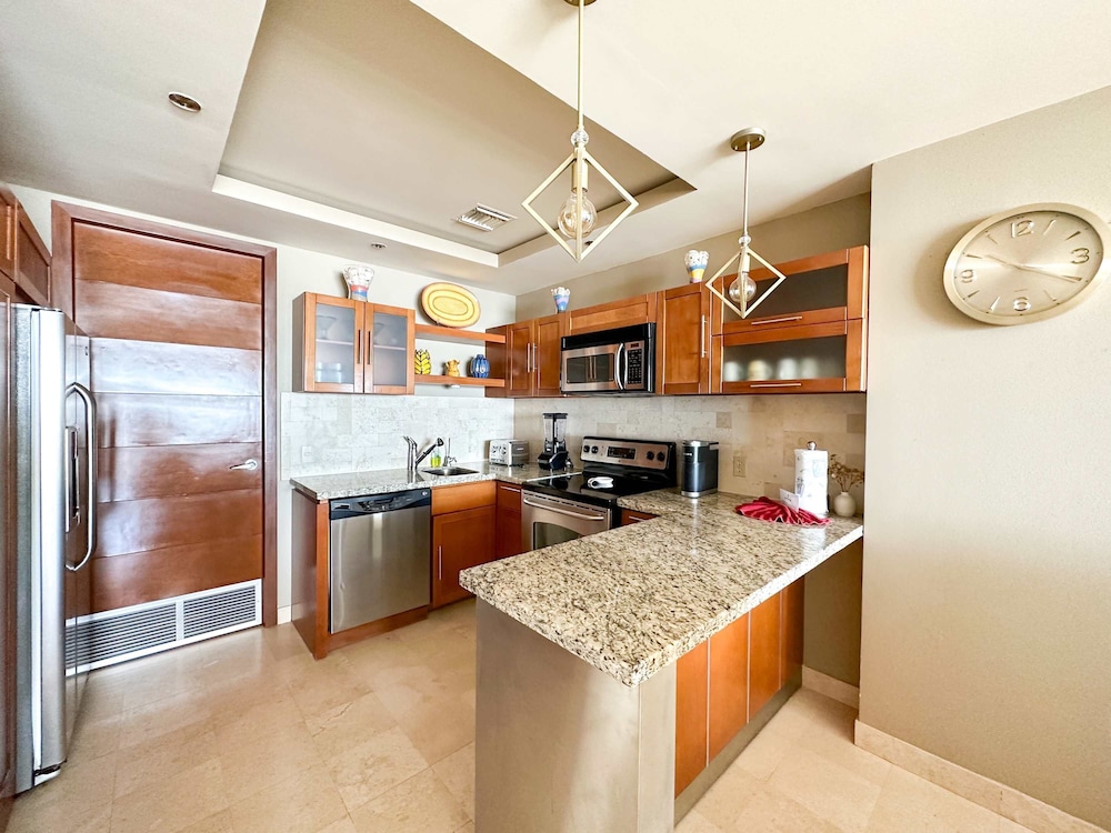 Renovated Beachfront Condo With Private Beach