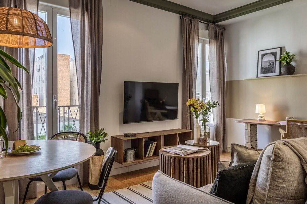 Pepe - 2 Bedrooms in Trafalgar