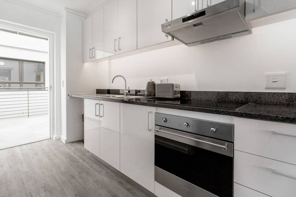 Designer 3 Peaks Apt Stunning Table Mountain Views