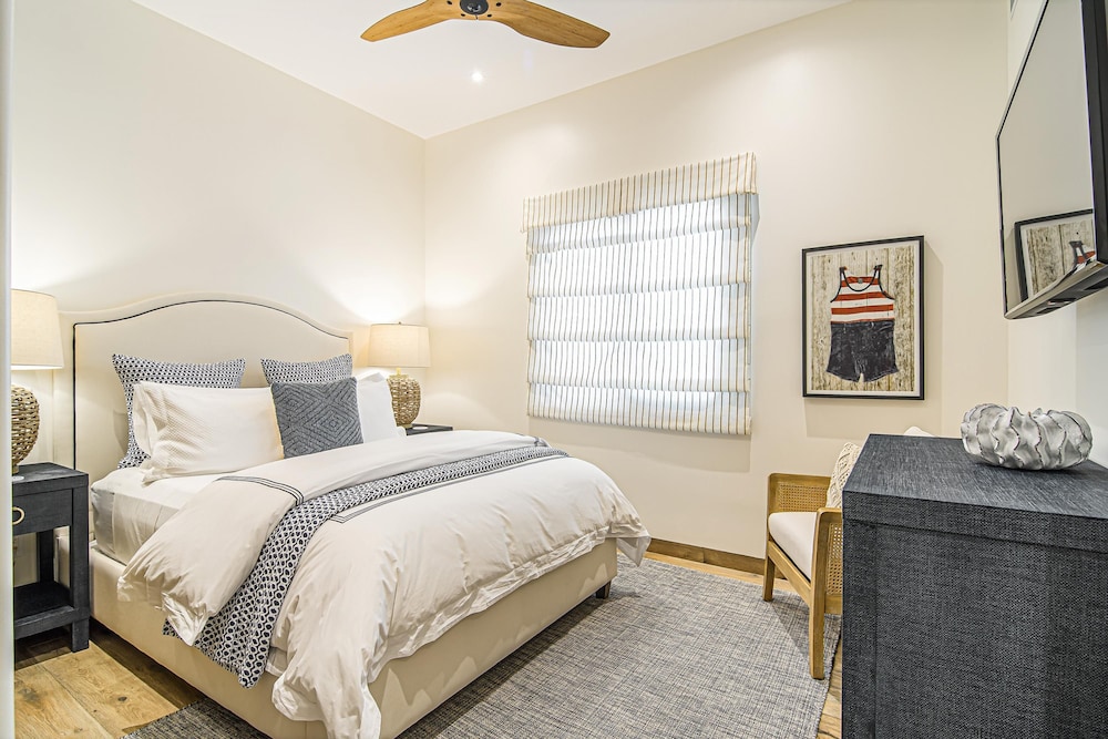 Oceanview Residence With World Class Amenities