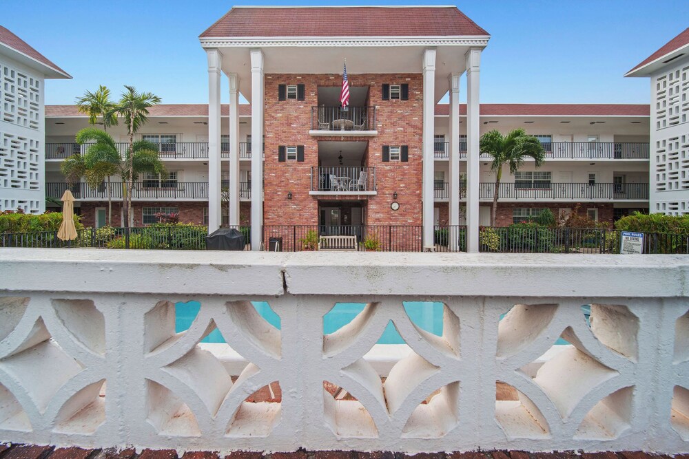 Luxe 2BR Escape Fort Lauderdale
