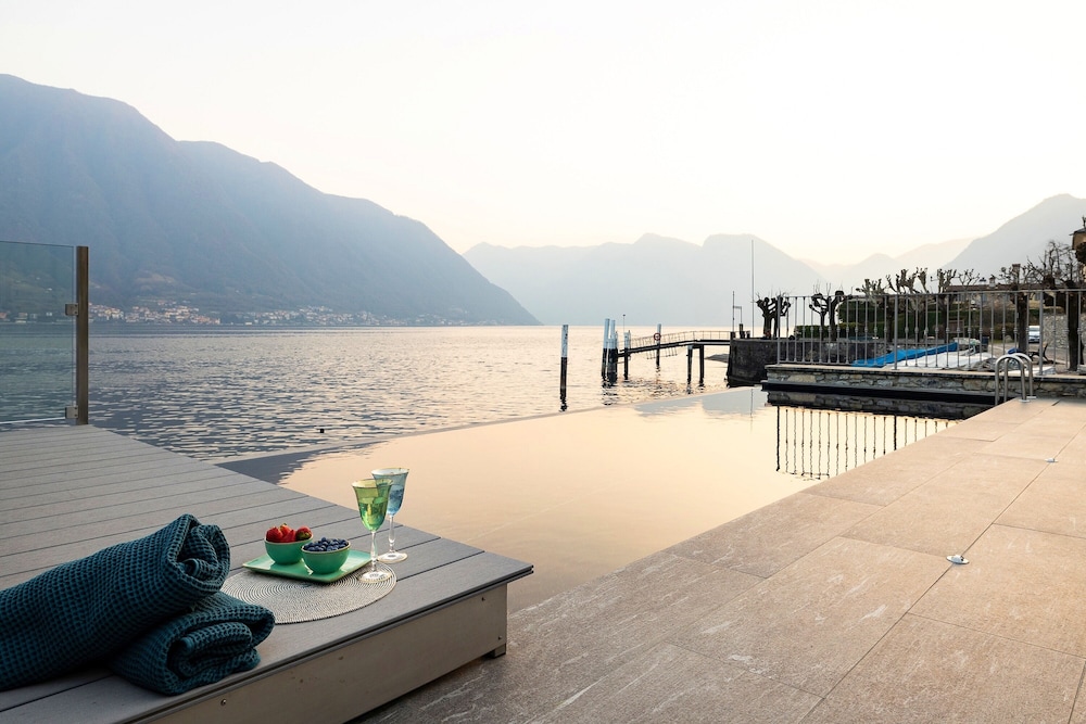Lakeside Luxury Apartment in Lake Como