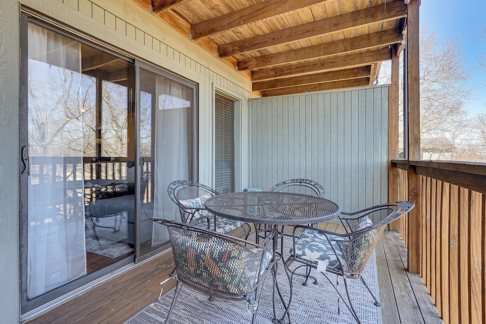 2 Mi to Silver Dollar City: Condo in Branson West