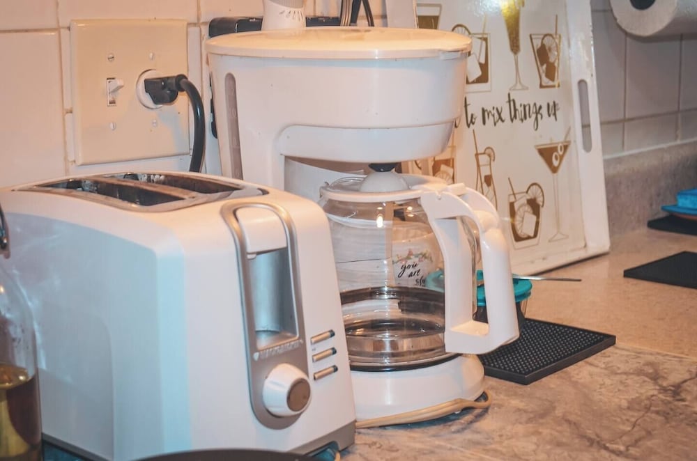 Cozy Studio in Hollywood, FL - Pet Friendly & Parking