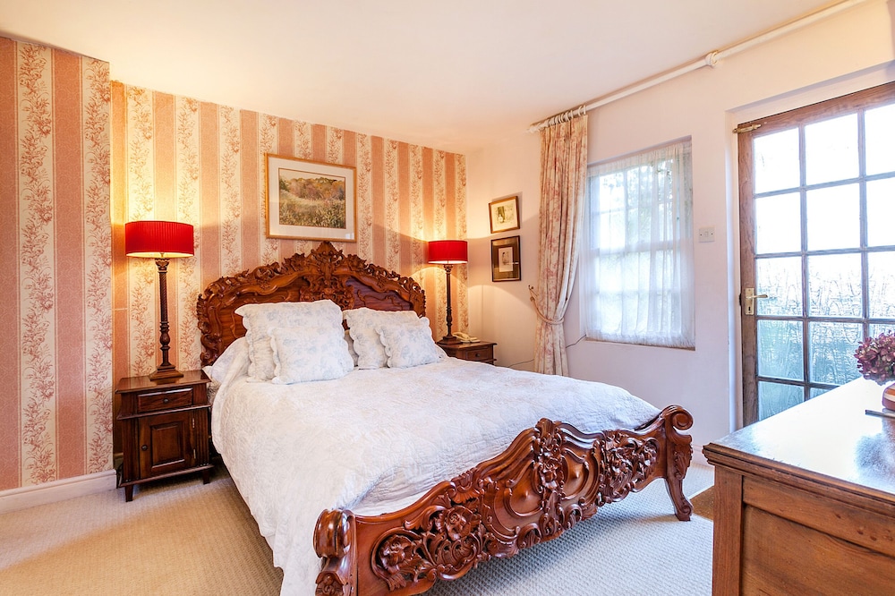 Wisteria Suite