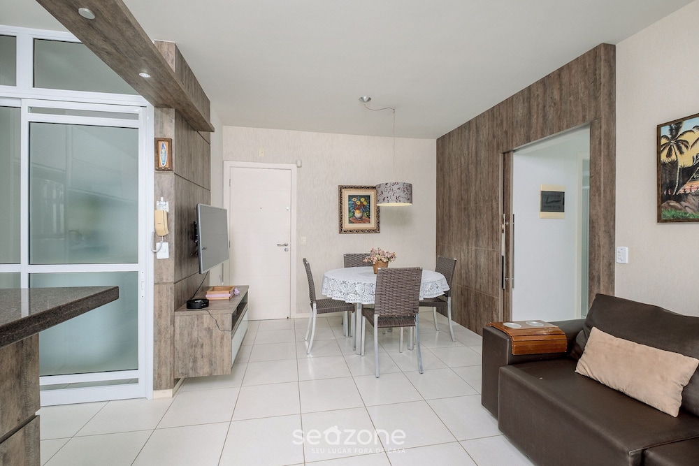 Apt W/balcony 350m From Beach - Ingleses Ira204