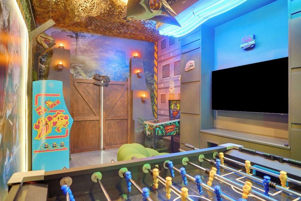 Luxury 7BR Villa, Pool, Spa & Game Room