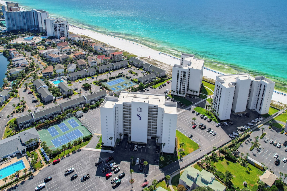 Steps to Beach: Oceanfront w/ Panoramic Gulf Views