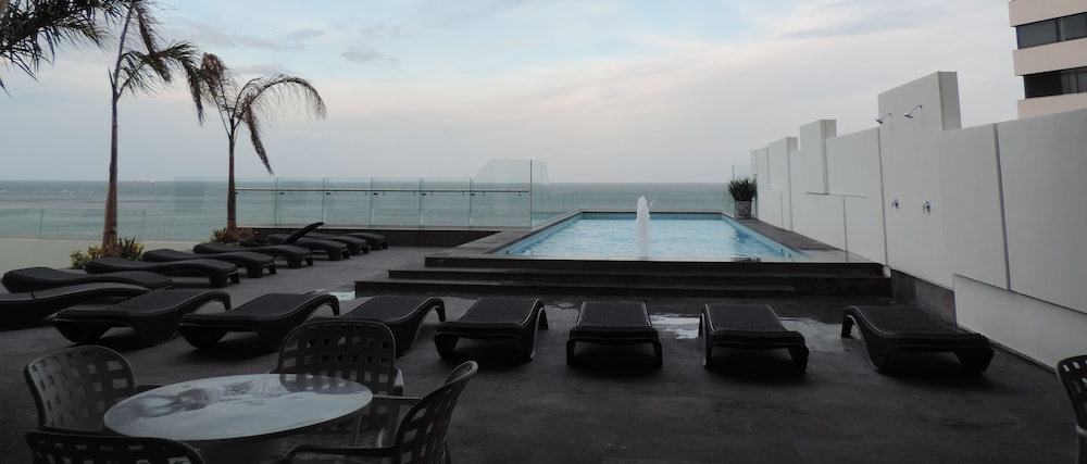 Boca del Rio Vacations - Hotel Plaza Sol - Property Image 8