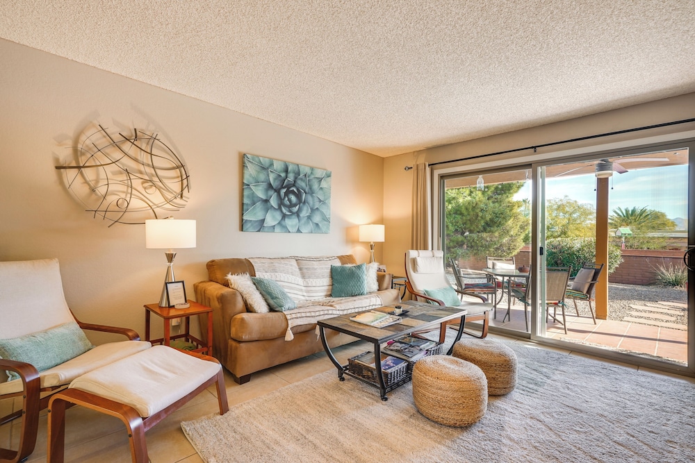Pet-friendly 55+ Green Valley Home w/ Golf Gear!