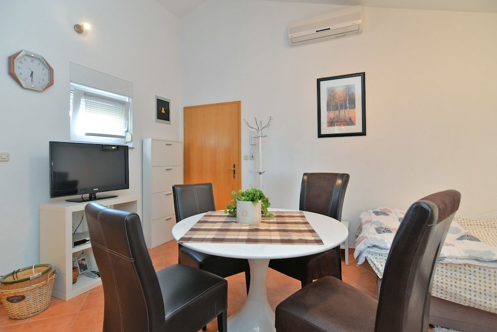 Apartment 258