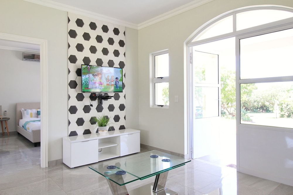 Caribbean Estate Deluxe view 4