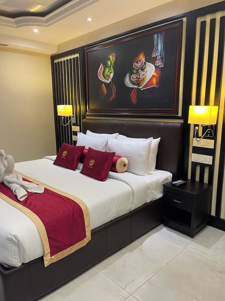 Sajjoys Hotel