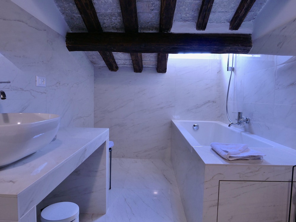 HELMIRAGE SUITE VIA DEL CORSO