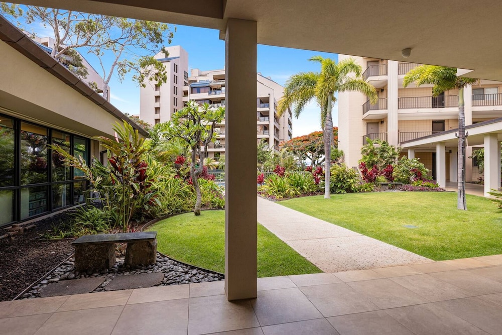Ocean Views Luxury Amenities Beachfront Retreat