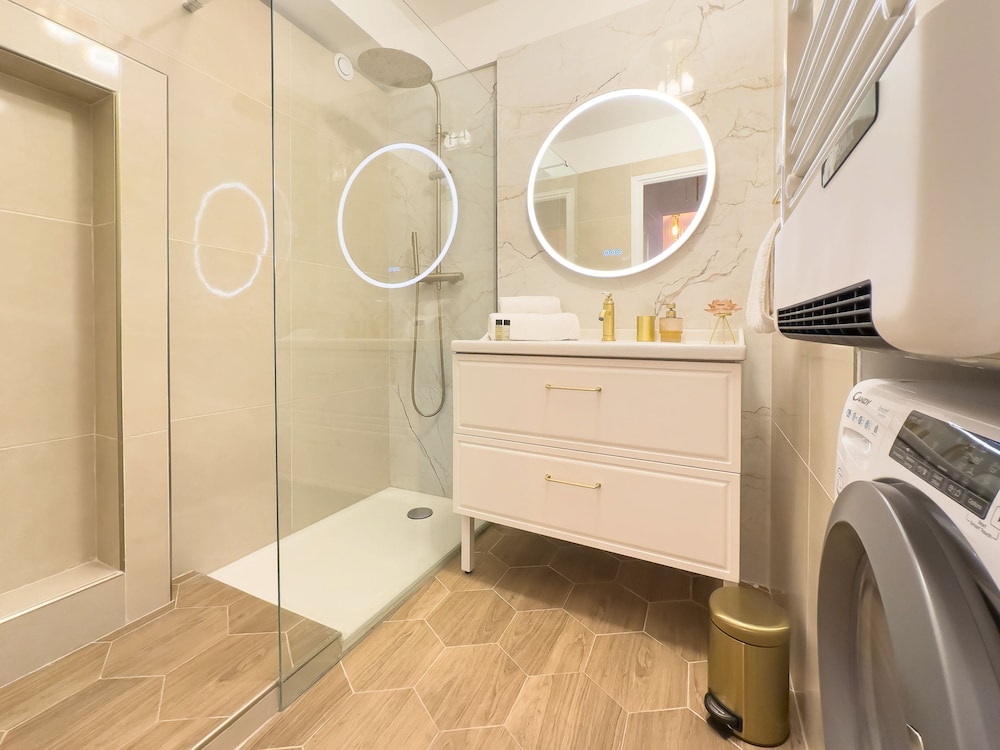 Le Dor in Cannes With 1 Bedrooms and 1 Bathrooms