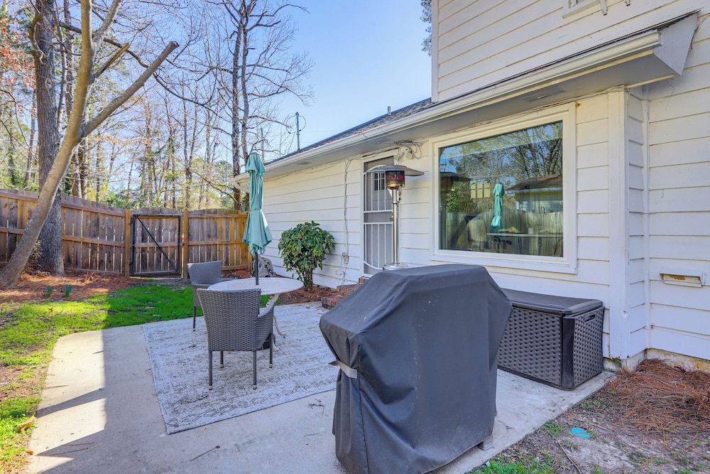 10 Mi to Downtown Macon: Family Home w/ Patio!