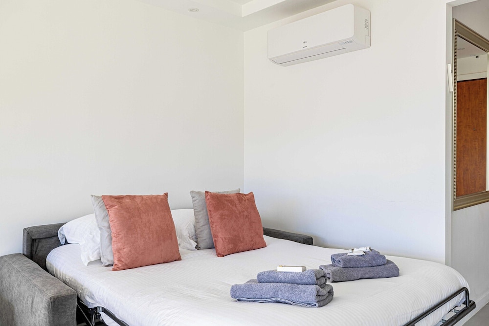 Elegance and Serenity With Terrace, View & A/C view 4