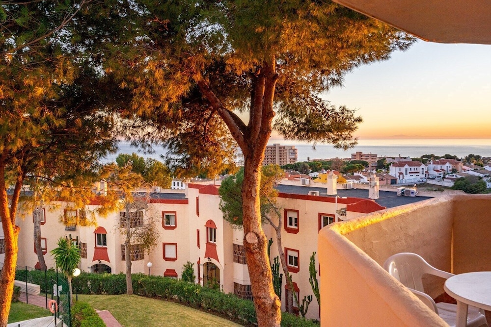 Close to sports and the beach view 5