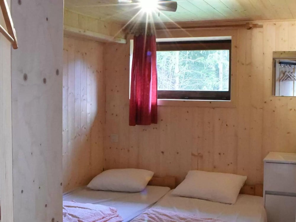 Spacious 8-bedroom Chalet