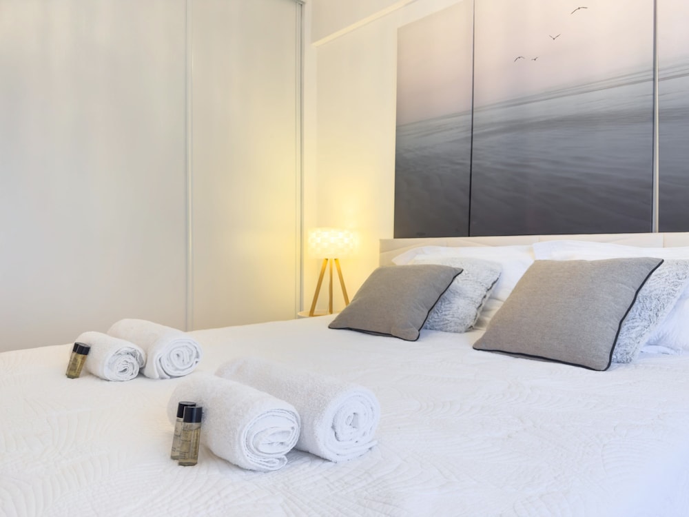 Le Dor in Cannes With 1 Bedrooms and 1 Bathrooms