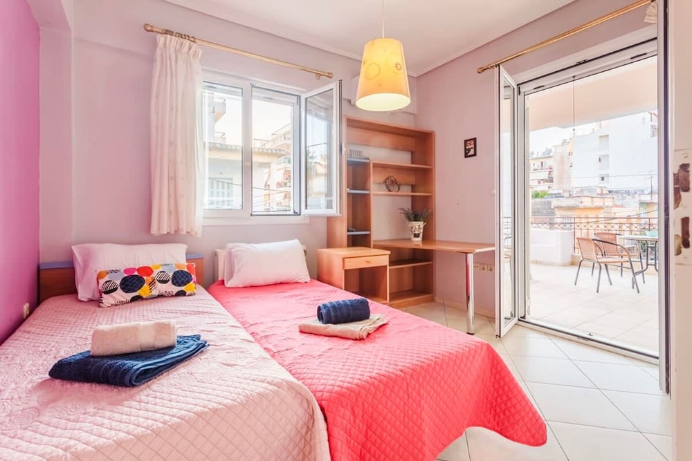 Spacious Urban Haven-family Home Perfect Location